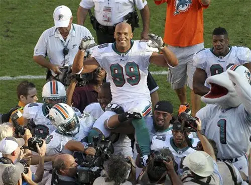 Jets, eliminados tras perder 19-17 ante Delfines