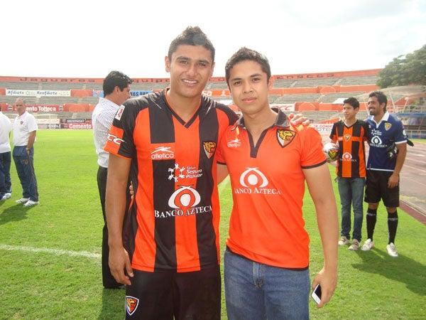 Los jugadores convivieron con la gente. FOTO: CLUB JAGUARES