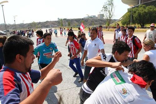 Aficionados se agradieron entre sí | SAÚL MOLINA