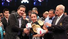 Jackie Nava conquista el título Supergallo AMB