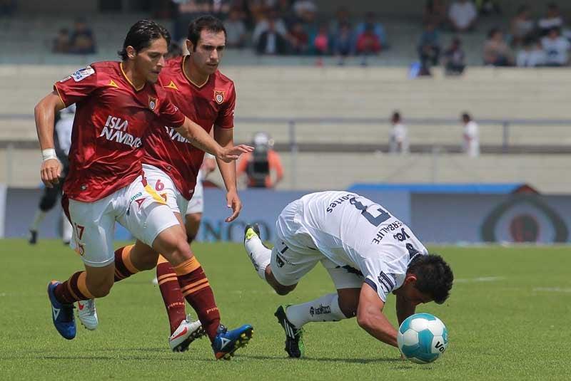 Los jugadores terminaron abucheados por la afición. FOTO: ESTEBAN LÓPEZ