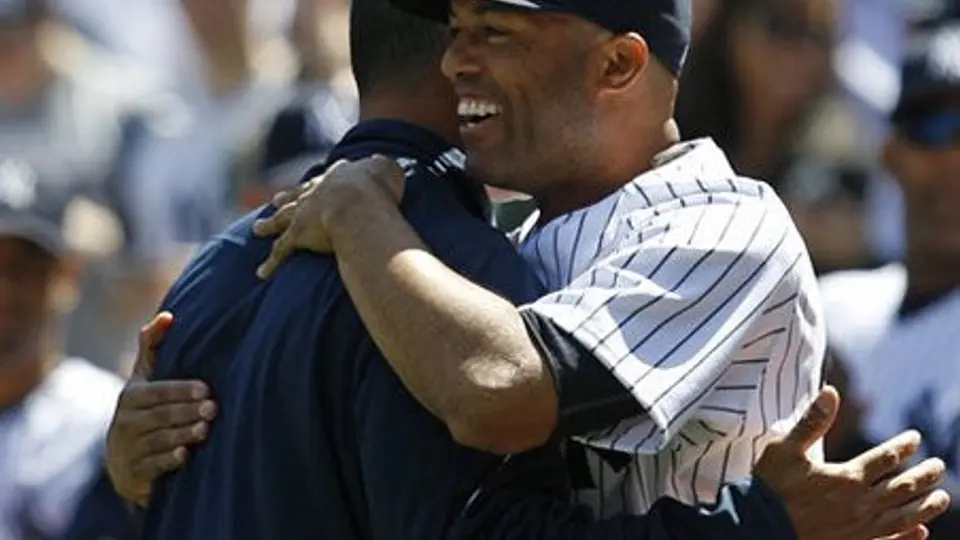 Posada realizó lanzamiento honorario en juego de Yanquis