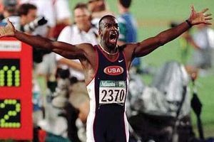 Michael Johnson entrenará al personal de equipo Williams