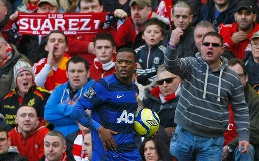 El ambiente el Anfield fue complicado. FOTO: AP