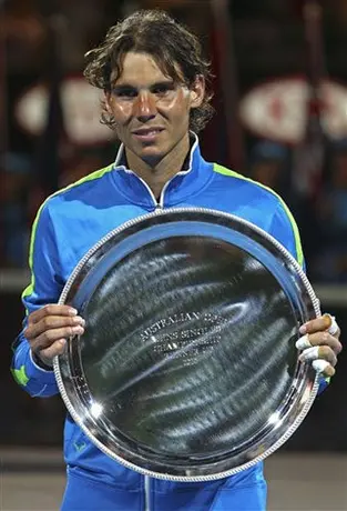 Nadal finaliza semana de polémica con examen antidopaje sorpresa