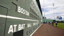 Reportan incendio en Fenway Park