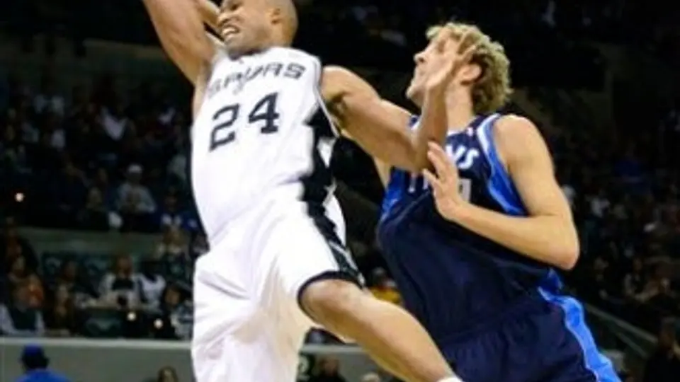 San Antonio vapulea 93-71 a Dallas