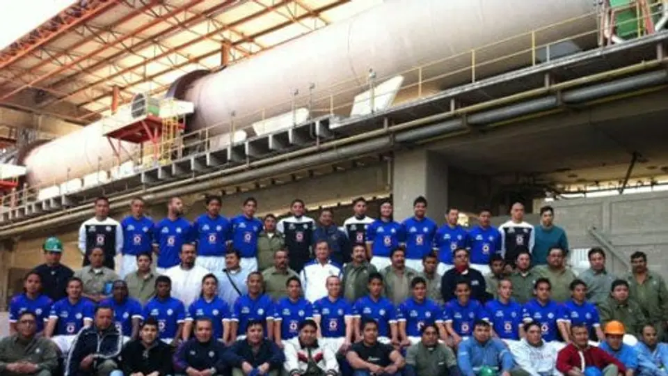 Foto oficial de Cruz Azul, llena de acarreados'