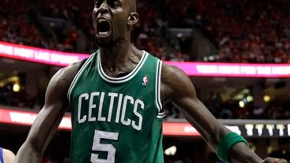 Celtics pone la serie 2-1 sobre 76ers