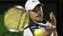 Roddick sorprende a Federer y avanza en Miami