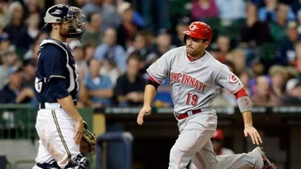 Cincinnati vence de último momento a los Cerveceros