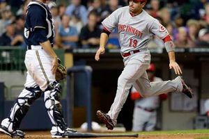 Cincinnati vence de último momento a los Cerveceros