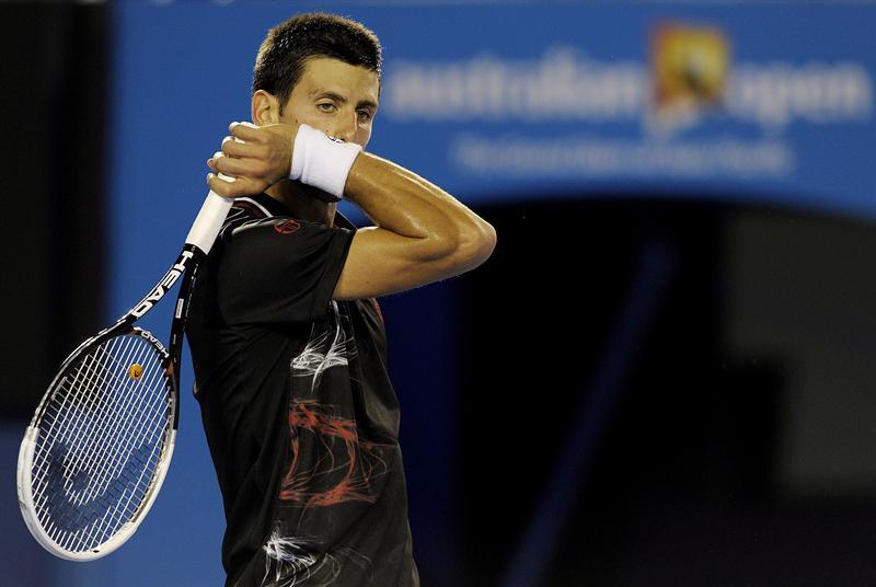 Djokovic se dejó ver vulnerable por escasos momentos. FOTO: EFE