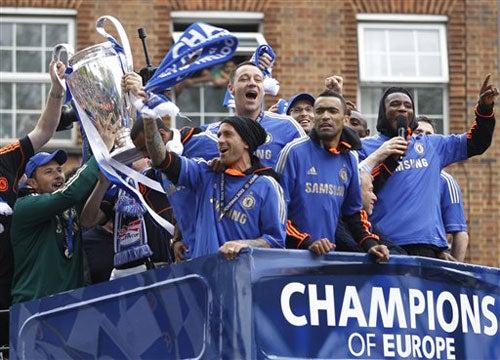 Los jugadores saludan a la gente de Londres | AP