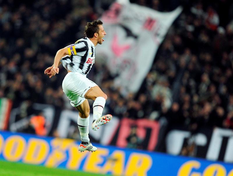Del Piero puso cuesta arriba el partido para Milan. FOTO: EFE