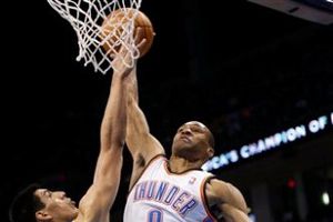 Ayón hizo cuatro puntos en derrota de Hornets 101-93 ante Thunder