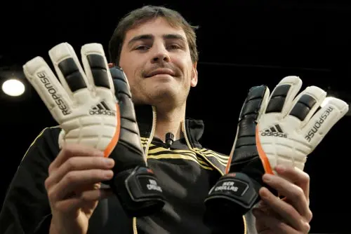 Casillas quiere dejar atrás las polémicas con el Barça