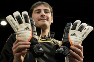 Casillas quiere dejar atrás las polémicas con el Barça