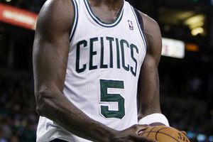 Celtics ponen a Hawks al borde de la eliminación