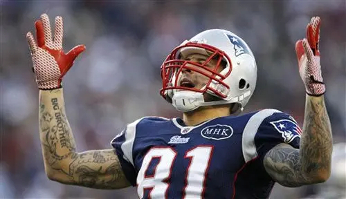 Patriotas vienen de atrás y vencen 49-21a Bills