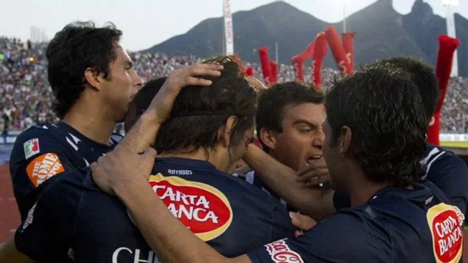 Rayados da el primer paso