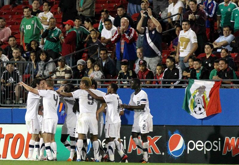 El combinado estadounidense festejó la victoria. FOTO: MEXSPORT