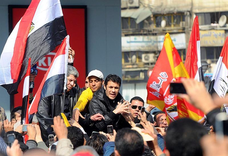 La manifestación comenzó en la cede del club Al Ahli. FOTO: EFE