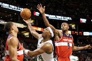 Boston hiló dos victorias al vencer 100-94 a Wizards