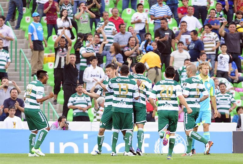 Santos vivió una verdadera feria de goles. FOTO: EFE