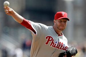 Halladay da cátedra de picheo con Filadelfia