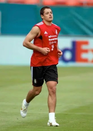 Para Conade, Chicharito sería buen abanderado en Londres 2012