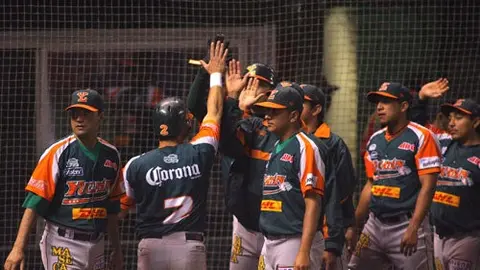 Piratas firman a tres mexicanos