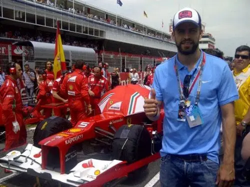 Piqué, Busquets y Pedro disfrutaron de la F1