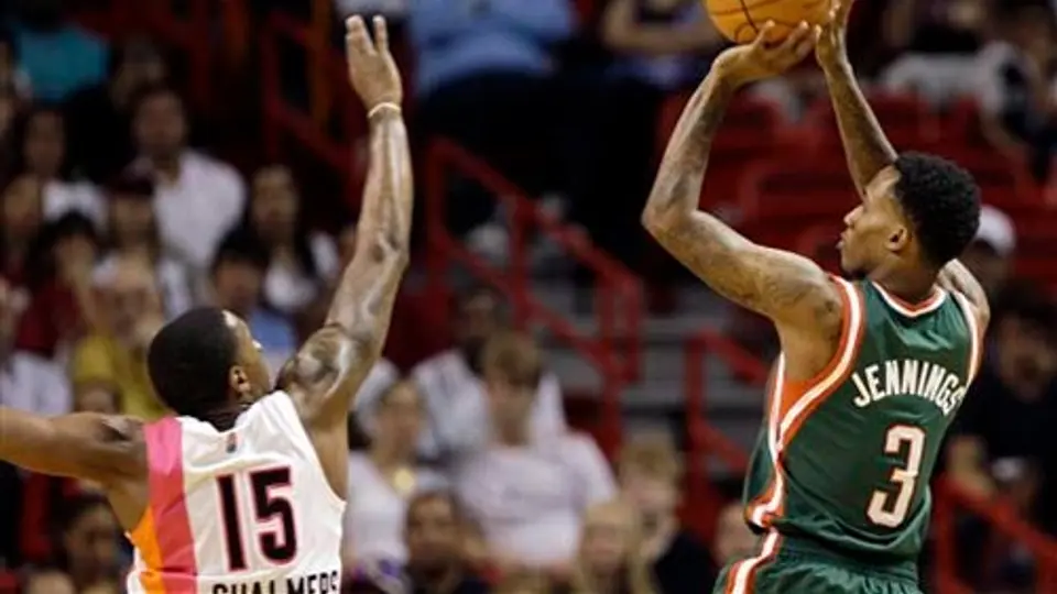 Milwaukee se impone 91-82 al Heat