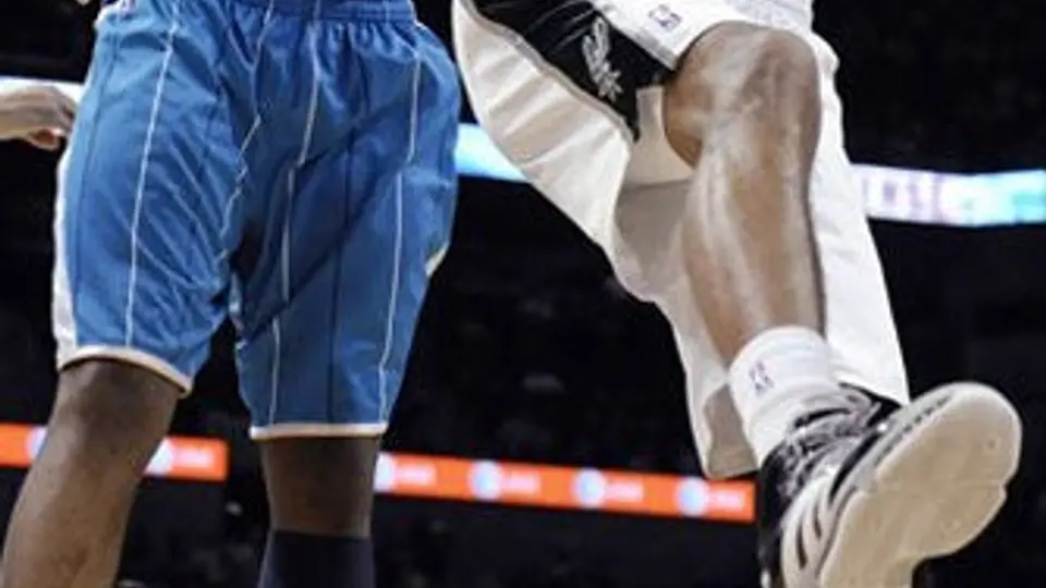 Ayón juega 16 minutos en la cuarta derrota en fila de los Hornets