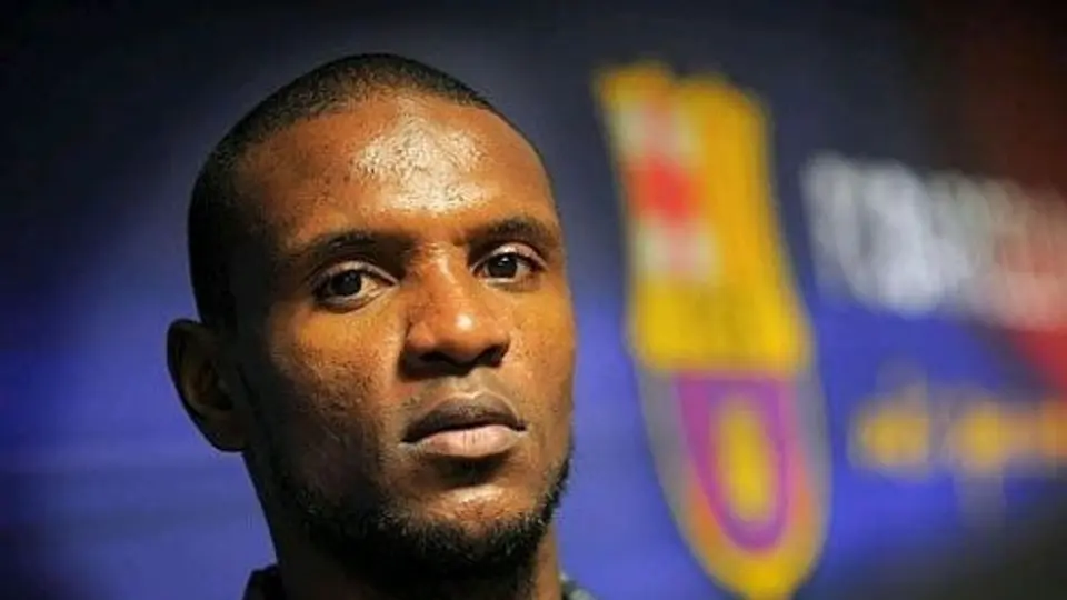 Abidal renueva contrato con Barcelona por un año más