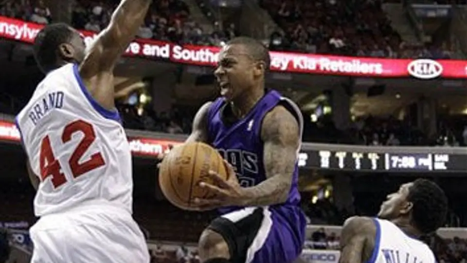 76ers vencen 112-85 a Kings y suman seis triunfos seguidos