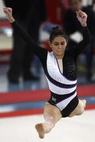 Elsa García no participó en la final de salto de caballo por lesión