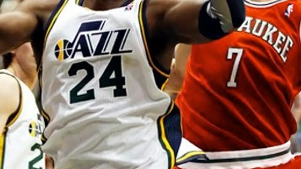 Utah derrota 85-73 a Milwaukee