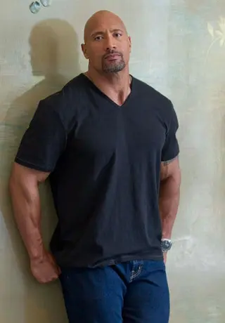 The Rock vence a John Cena