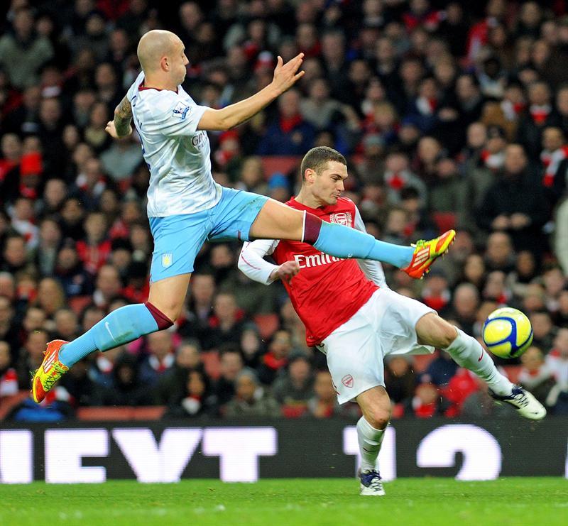 Arsenal consigue una espectacular remontada y eliminó con 3-2 al Aston Villa de la FA CUP. FOTO: EFE