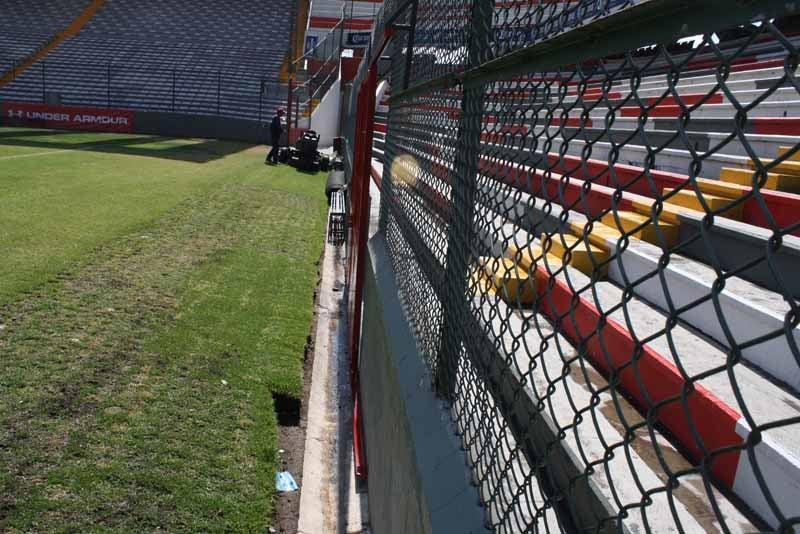 Pese a la disposición de la diretiva escarlata, el estadio no cuenta con las condiciones para retiralas. FOTO: ALEJANDRO FLORES