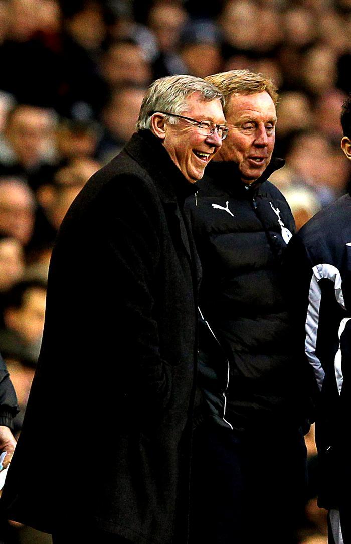 Sir Alex Ferguson desde el banquillo celebra los goles de su equipo. FOTO: EFE