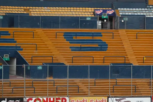 Tigres no ha cumplido con quitar las mallas del Uni