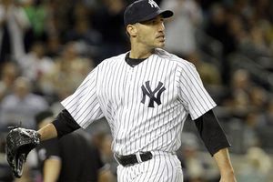 Pettitte consigue la primera victoria en su regreso a MLB