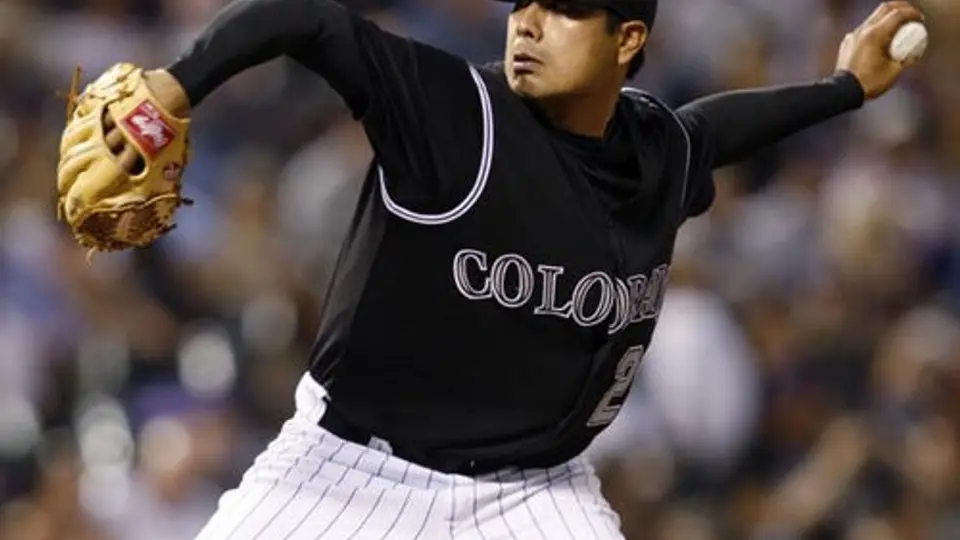 Rockies posponen el regreso de De la Rosa