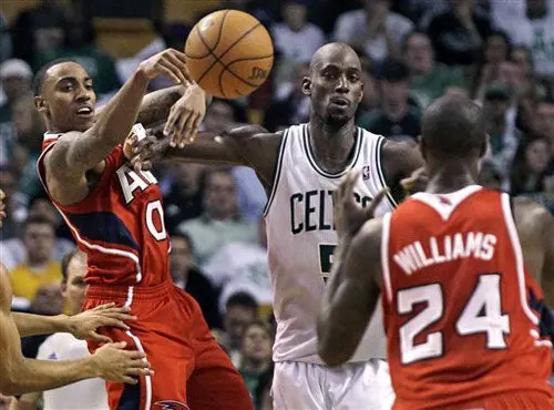 Celtics vencen en Tiempo Extra a Hawks