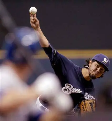 Milwaukee cae ante Cardenales con Gallardo