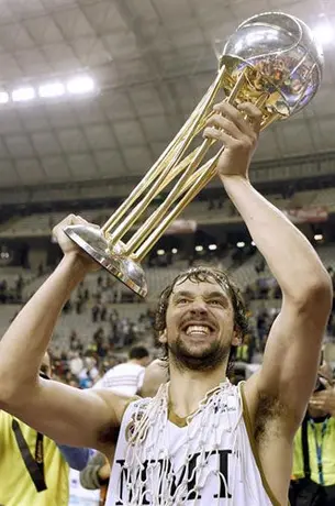 Madrid por fin venció al Barça... en basquetbol