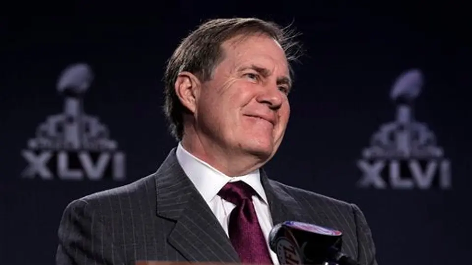 Belichick minimiza 'floja' actuación de Brady ante Cuervos